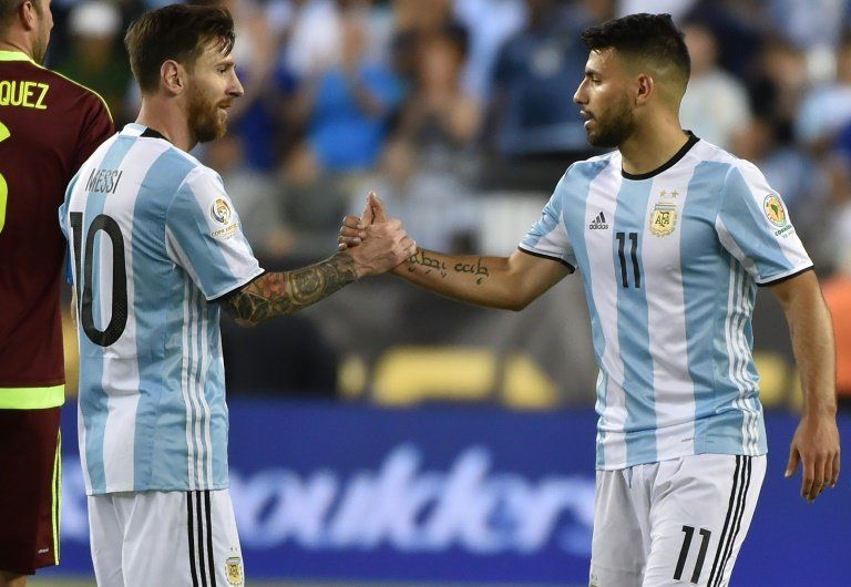 Esta vez sí se verá el duelo Agüero-Messi en el City-Barcelona