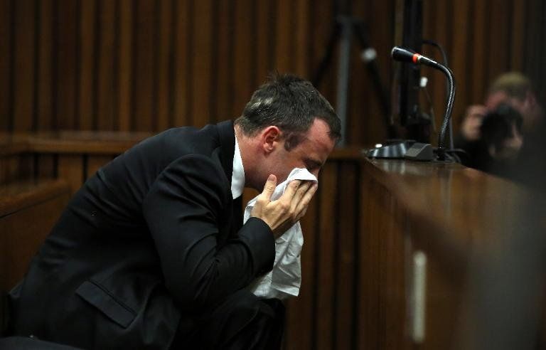 Pistorius pide perdón entre lágrimas por haber matado a su novia Reeva Steenkamp