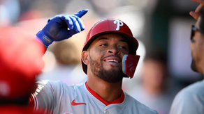 MLB: Edmundo Sosa pega HR y sigue aprovechando sus oportunidades