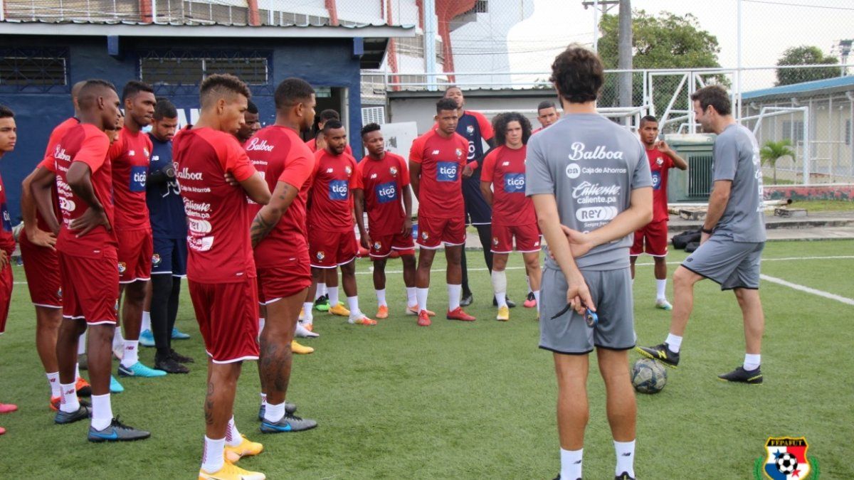 Christiansen anunciará este sábado listado de convocados