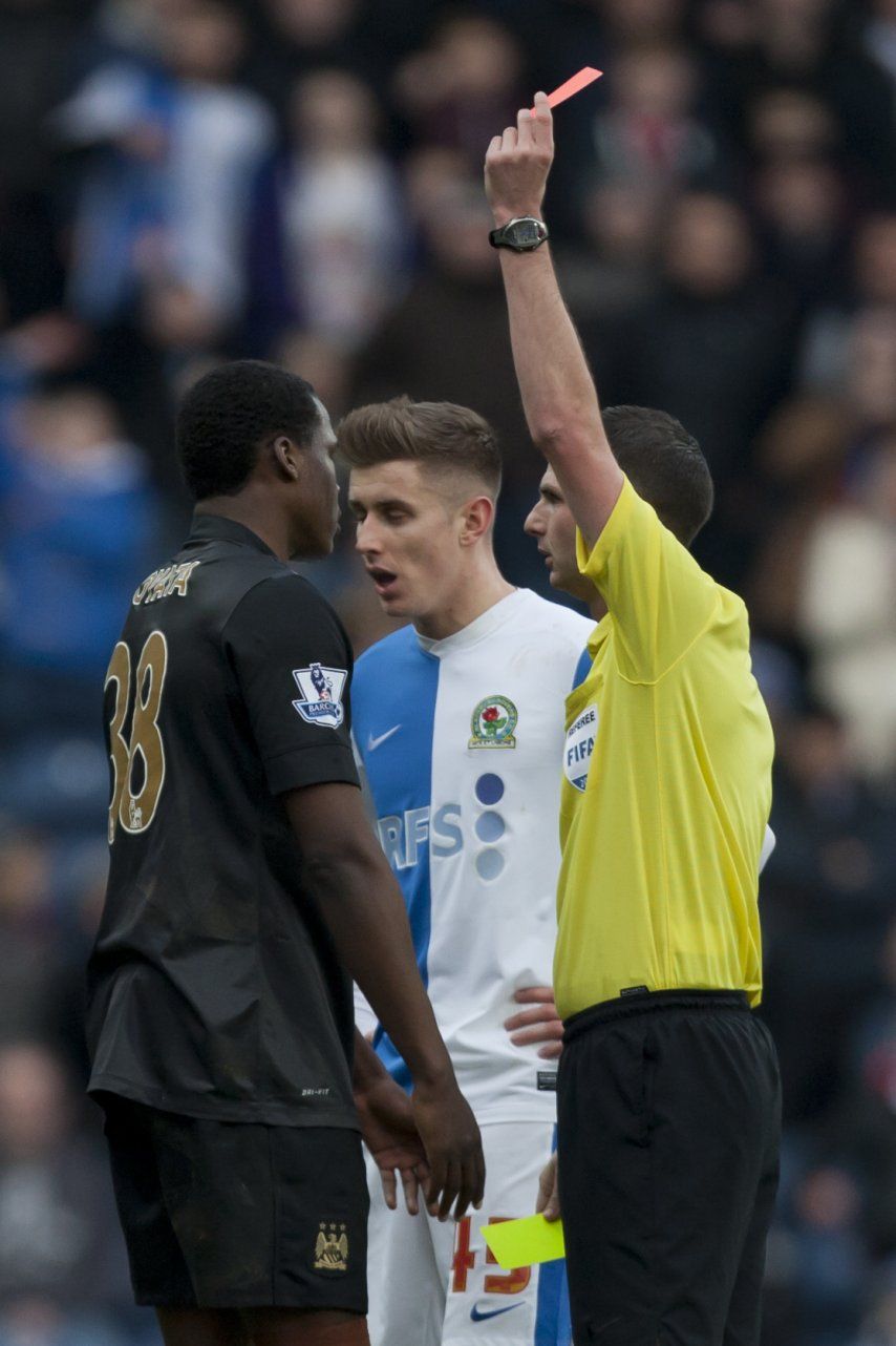 Copa FA: Aston Villa naufraga y Arsenal avanza