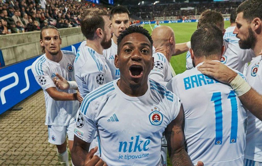 Champions League: César Blackman es incluido en la lista de fase de liga del Slovan Bratislava