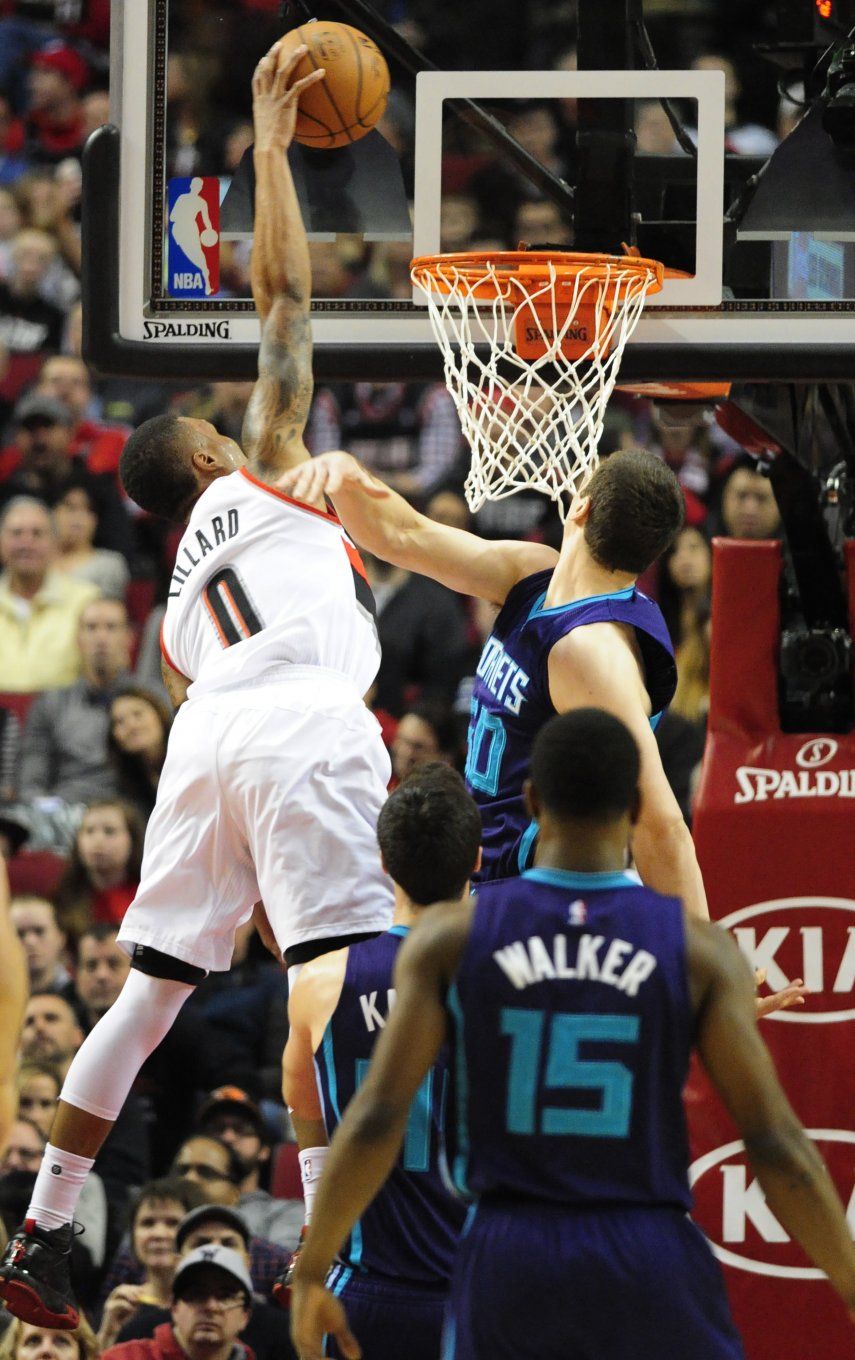 Trail Blazers se imponen a Hornets con 22 puntos de Lillard