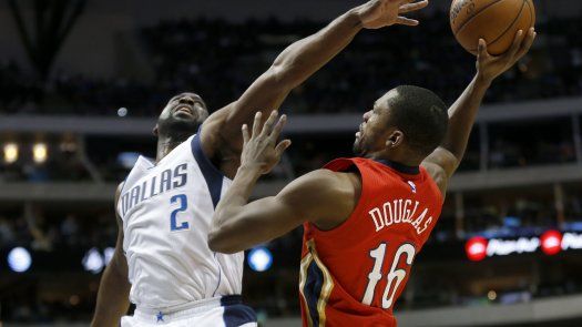 Davis anota 31, Pelicans se imponen ante Mavericks