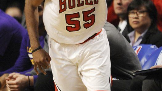 Bulls vencen a Lakers; Kobe se despide de Chicago