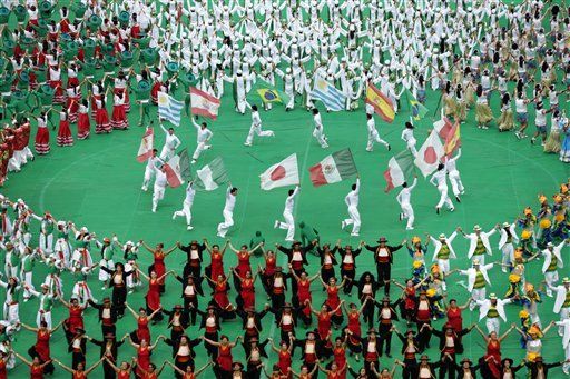 Tono carnavalesco en apertura de Confederaciones