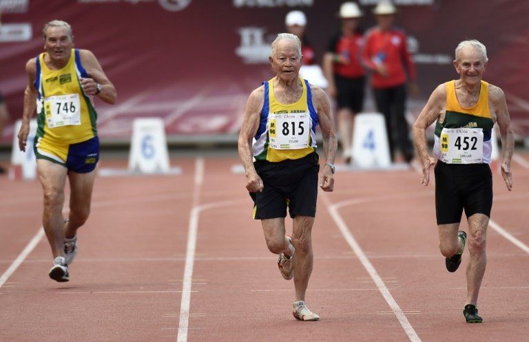 Fischer, el brasileño que compite en los 100 metros lisos con 98 años