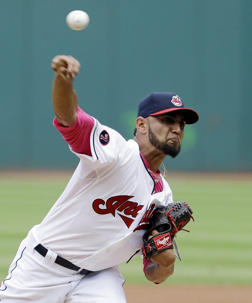 Salazar retira a 21 en fila, Indios vencen a Mellizos