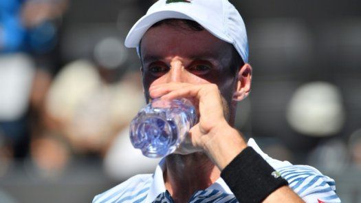 Nishikori y Bautista caen en Dubái, Federer elimina a Verdasco