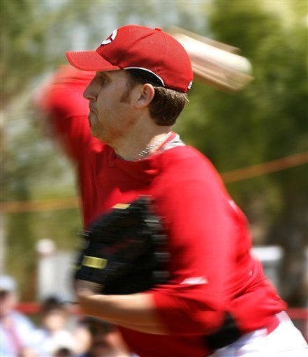 Renterí­a y Sandoval se lucen pero Gigantes cae