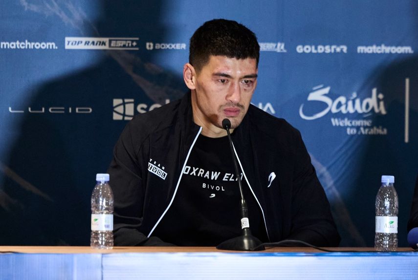 Dmitry Bivol habla del poder de Artur Beterbiev tras choque indiscutible