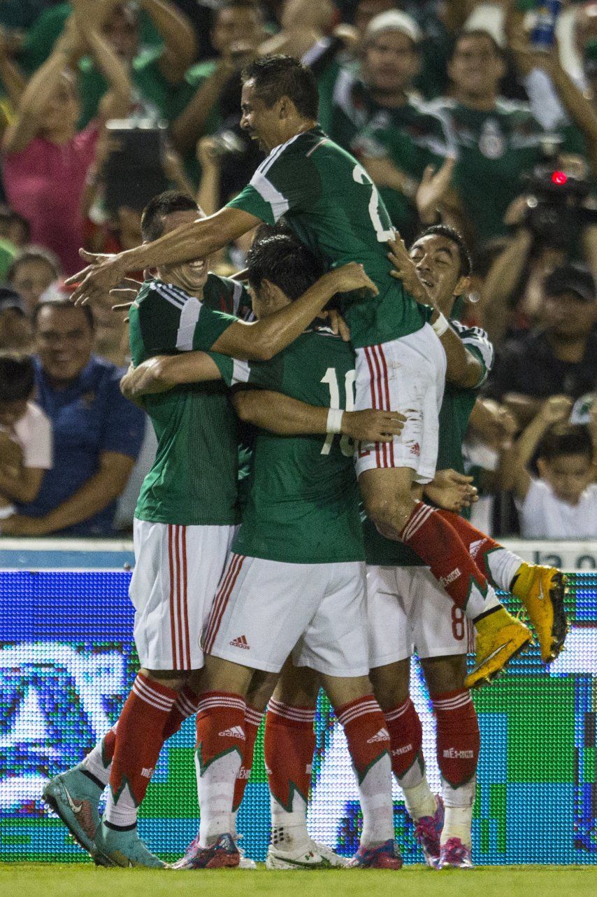 México vence 2-0 a Honduras en amistoso