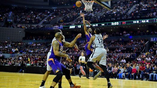 Los Clippers ganan el duelo angelino y Suns vencen a Spurs en México