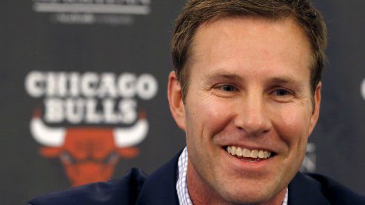 Bulls presentan a Hoiberg como nuevo entrenador