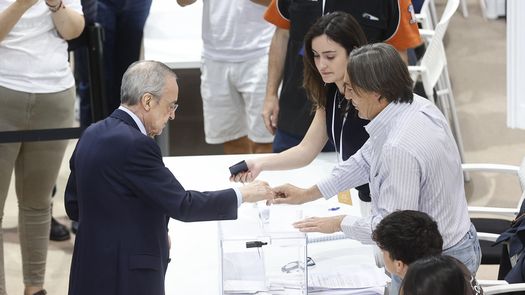 Real Madrid: Florentino Pérez y Enrique Riquelme se disputan la presidencia Real Madrid: Florentino Pérez y Enrique Riquelme se disputan la presidencia