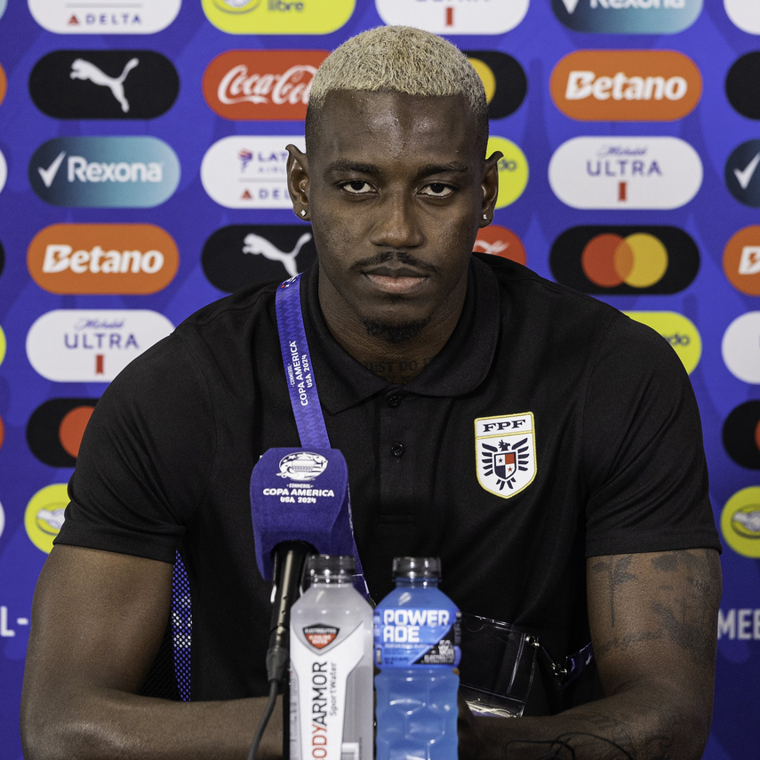 José Córdoba y una conversación especial con sus compañeros en defensa