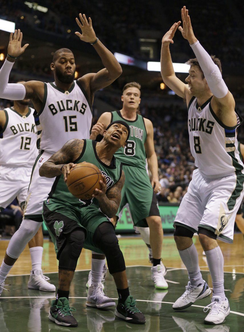 Thomas anota 37, Celtics ganan a Bucks en tiempo extra