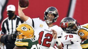 Brady supera a Rodgers