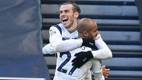 Doblete de Bale en goleada de Tottenham y Arsenal derrota a Leicester