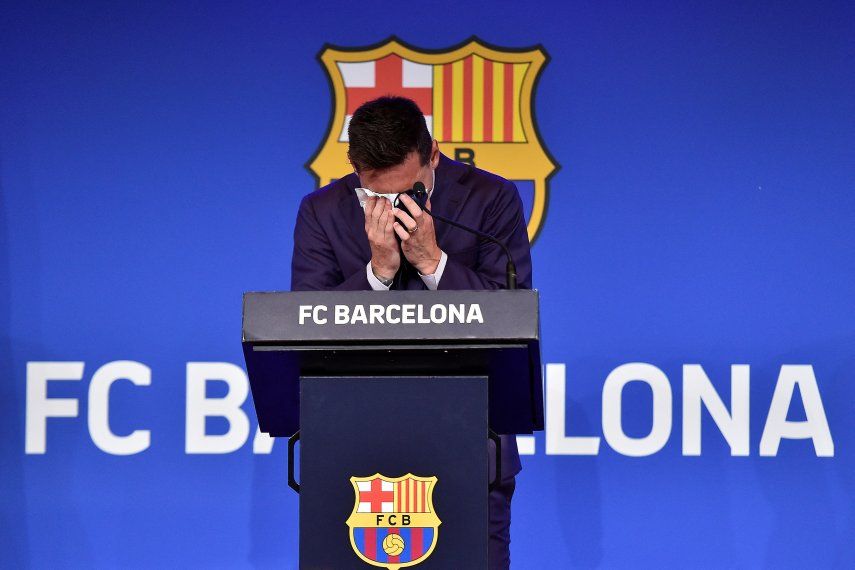 Un emocionado Messi dice que nunca imaginó que se iría del Barcelona