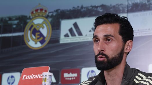 Álvaro Arbeloa le da su apoyo a Eduardo Camavinga sobre la Champions Álvaro Arbeloa le da su apoyo a Eduardo Camavinga sobre la Champions