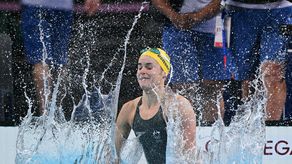 París 2024: Kaylee McKeown revalida el oro y récord olímpico en 100 m espalda