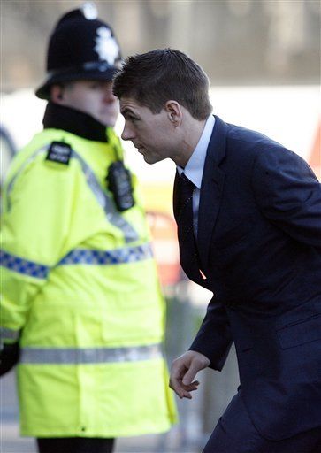 Gerrard dice que es inocente de acusaciones de agresión