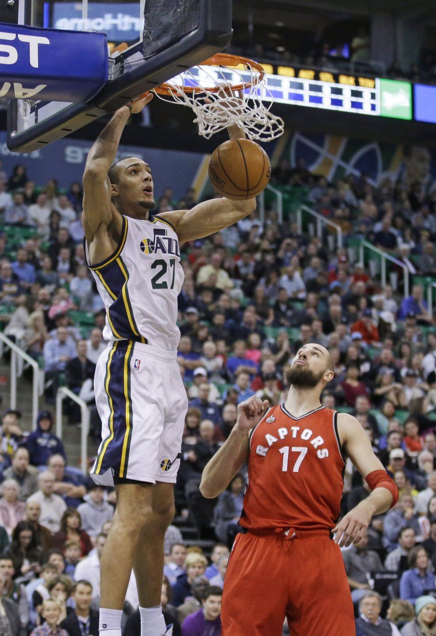 Jazz remonta al final y se impone a Raptors