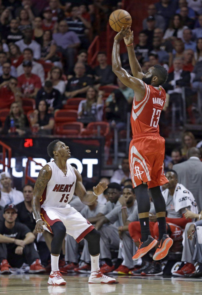Rockets vencen al Heat y están en 5-0