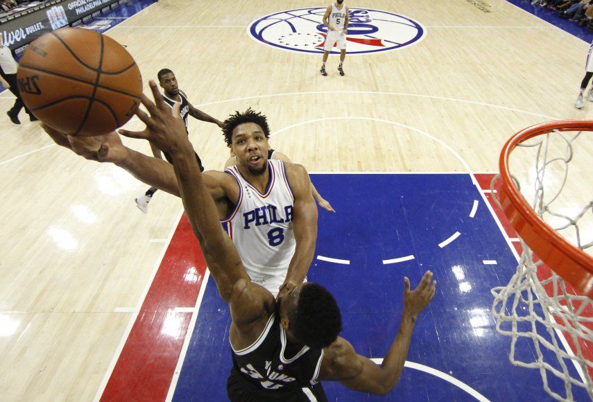 Okafor y Noel encabezan ofensiva; 76ers vencen a Nets