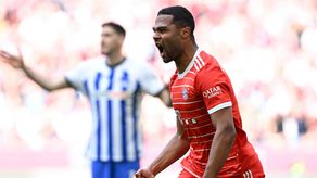 Bayern Múnich vuelve a la cima tras ganar al Hertha Berlín