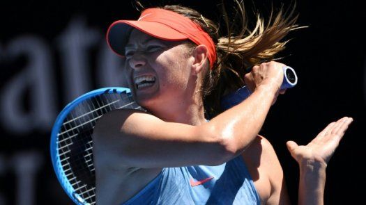 Sharapova y Kerber avanzan con paso firme en Melbourne