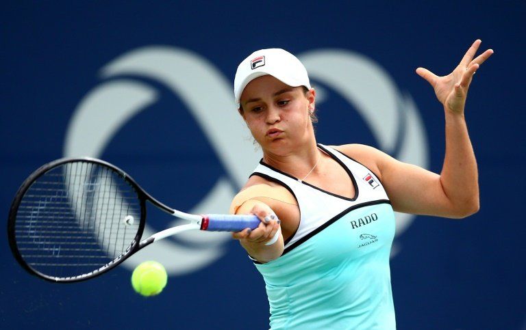 Suárez Navarro debuta con triunfo, australiana Barty (N.1) eliminada