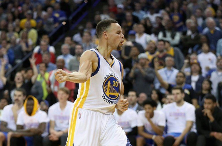 Stephen Curry sigue como líder anotador en la NBA