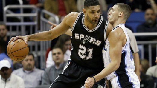 Leonard anota 29 en triunfo de Spurs sobre el Magic