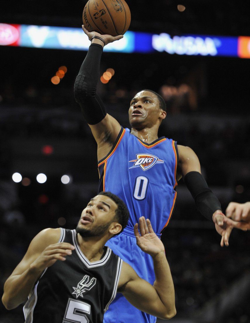 Con 34 de Westbrook, Thunder doblega a Spurs