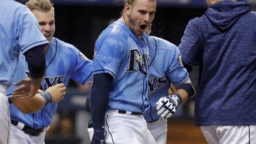 Robertson define con slam en 9no, Rays superan a Marlins
