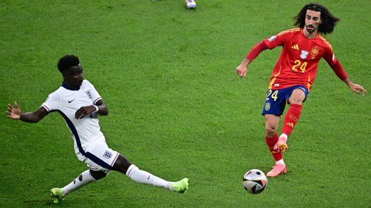La UEFA reconoce que la mano de Marc Cucurella no sancionada fue un error