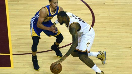 LeBron y Curry entre los 34 nombrados al campo de entrenamiento de EEUU