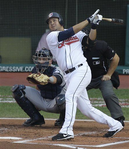 Indios ceden a dominicano Peralta a los Tigres