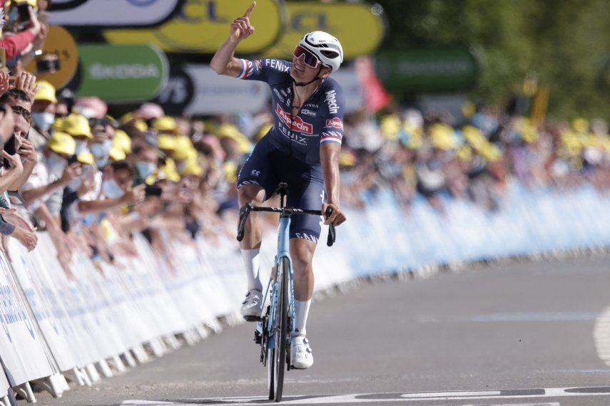 Mathieu van der Poel gana la segunda etapa del Tour de Francia