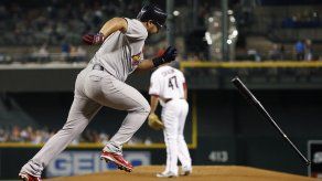 Molina remolca 2 y Cardenales vencen a Arizona