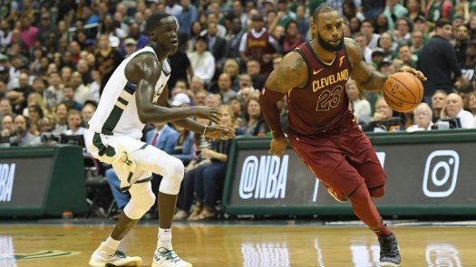 LeBron se desborda con 34 puntos en triunfo de Cavaliers sobre los Bulls