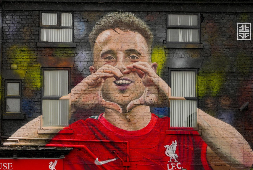 Liverpool rinde homenaje a Diogo Jota con un mural cerca de Anfield.