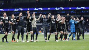 Ajax gana de visita ante Tottenham y se acerca a la final