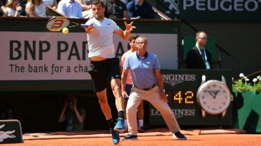 Dimitrov abre Roland Garros con triunfo ante el egipcio Safwat