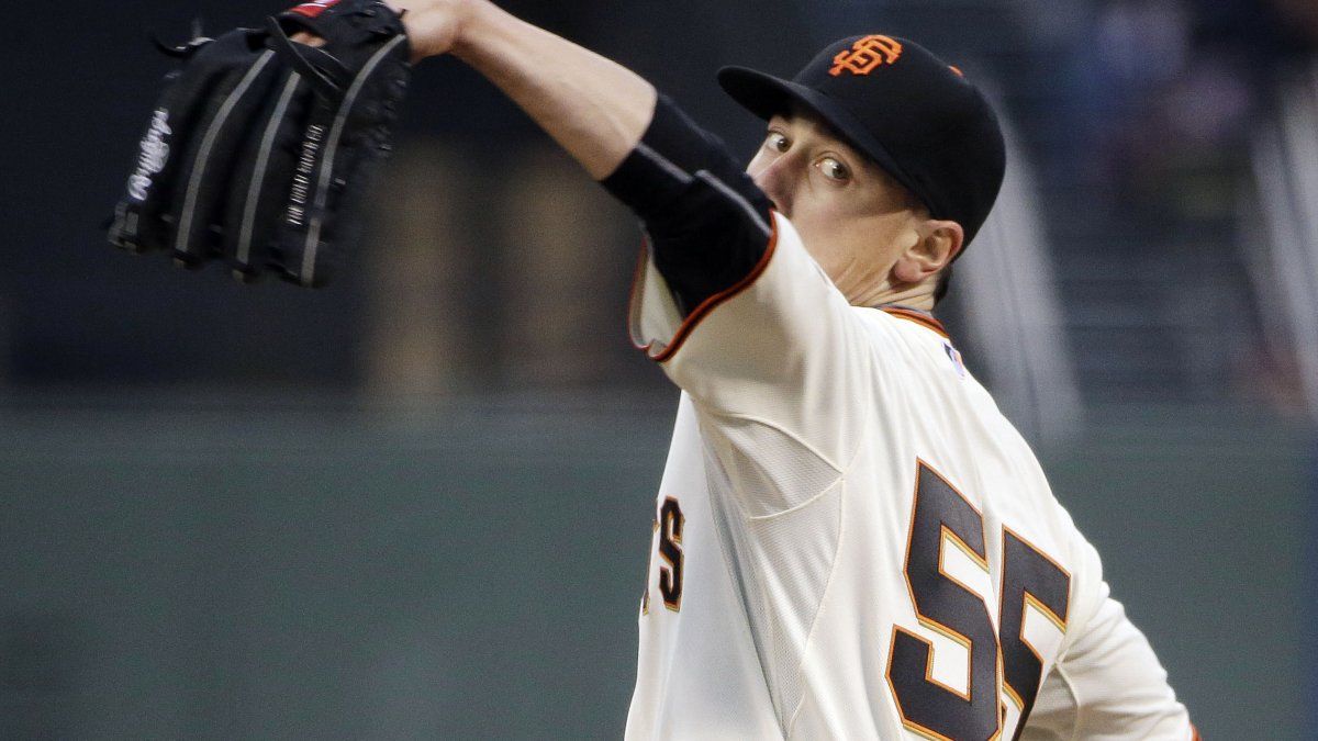 Lincecum anula a Dodgers y logra 1er triunfo del año