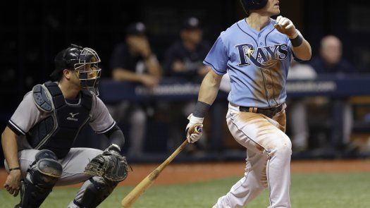 Con jonrón de Bauers en 12do inning, Rays barren a Yanquis