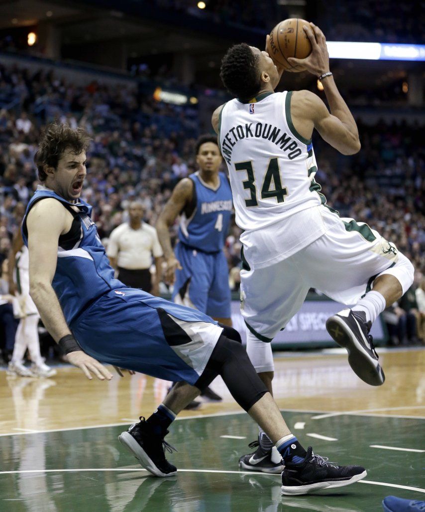 Bucks vencen a Wolves e hilan 6ta victoria