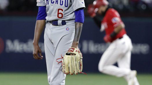 MLB investiga mensajes racistas a lanzador de Cachorros